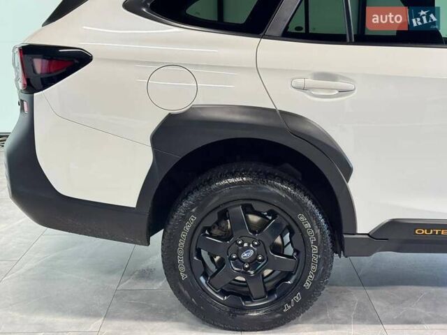 Білий Субару Аутбек, об'ємом двигуна 2.39 л та пробігом 75 тис. км за 29900 $, фото 7 на Automoto.ua