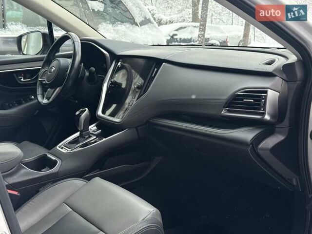 Білий Субару Аутбек, об'ємом двигуна 2.39 л та пробігом 47 тис. км за 27500 $, фото 24 на Automoto.ua