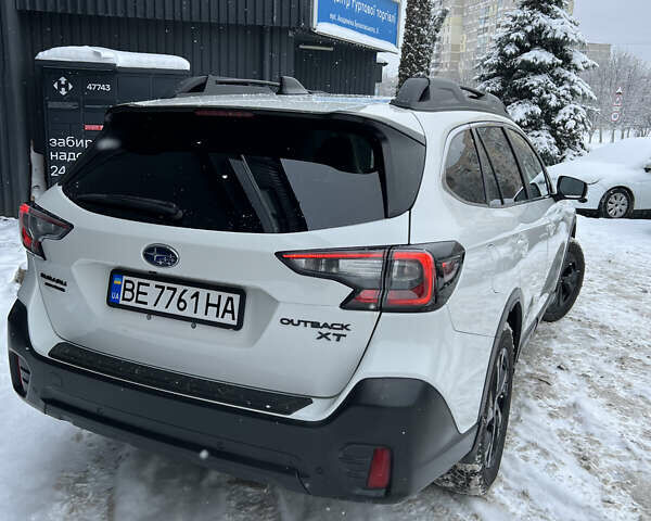 Білий Субару Аутбек, об'ємом двигуна 2.39 л та пробігом 47 тис. км за 27500 $, фото 6 на Automoto.ua