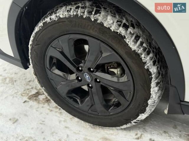 Білий Субару Аутбек, об'ємом двигуна 2.39 л та пробігом 47 тис. км за 27500 $, фото 22 на Automoto.ua