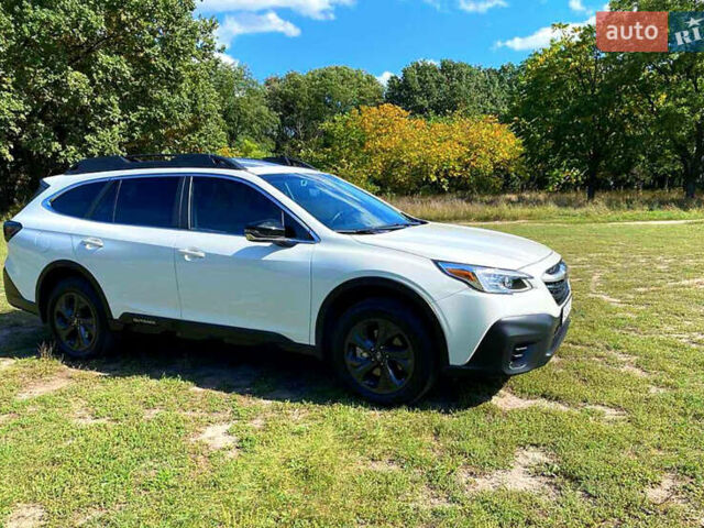 Белый Субару Аутбек, объемом двигателя 2.39 л и пробегом 41 тыс. км за 28000 $, фото 1 на Automoto.ua