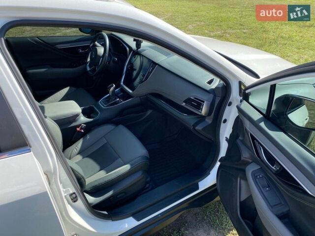 Белый Субару Аутбек, объемом двигателя 2.39 л и пробегом 36 тыс. км за 23300 $, фото 7 на Automoto.ua