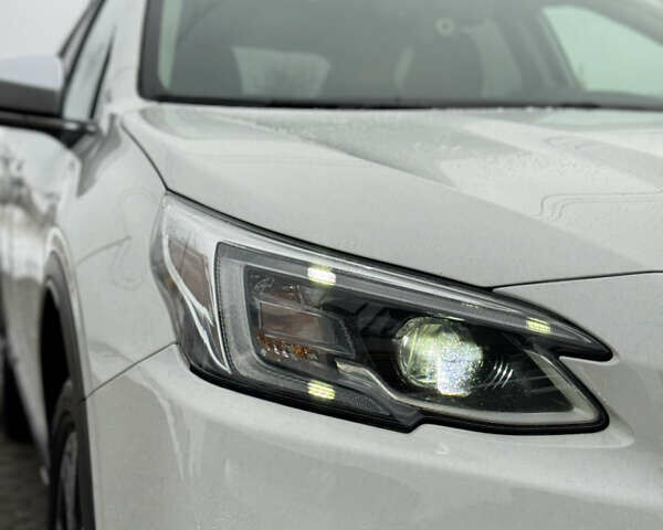 Білий Субару Аутбек, об'ємом двигуна 2.39 л та пробігом 88 тис. км за 32000 $, фото 6 на Automoto.ua