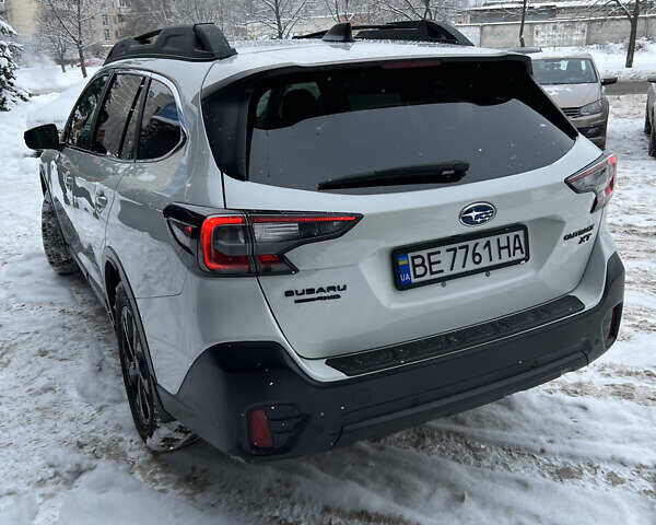 Білий Субару Аутбек, об'ємом двигуна 2.39 л та пробігом 47 тис. км за 27500 $, фото 9 на Automoto.ua