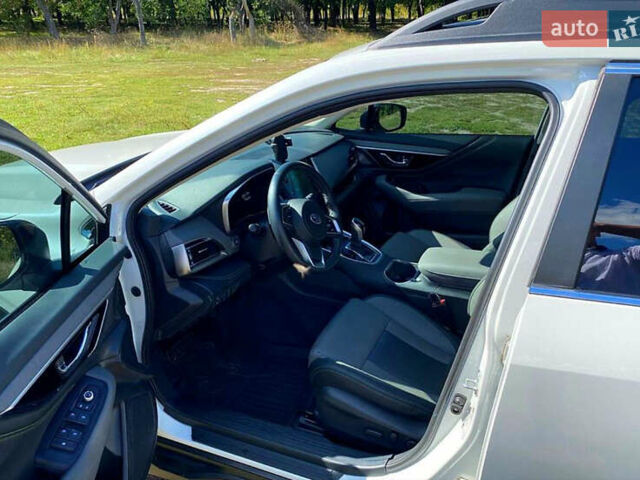 Белый Субару Аутбек, объемом двигателя 2.39 л и пробегом 41 тыс. км за 28000 $, фото 8 на Automoto.ua