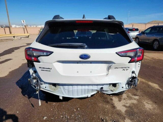 Белый Субару Аутбек, объемом двигателя 2.5 л и пробегом 62 тыс. км за 6500 $, фото 5 на Automoto.ua