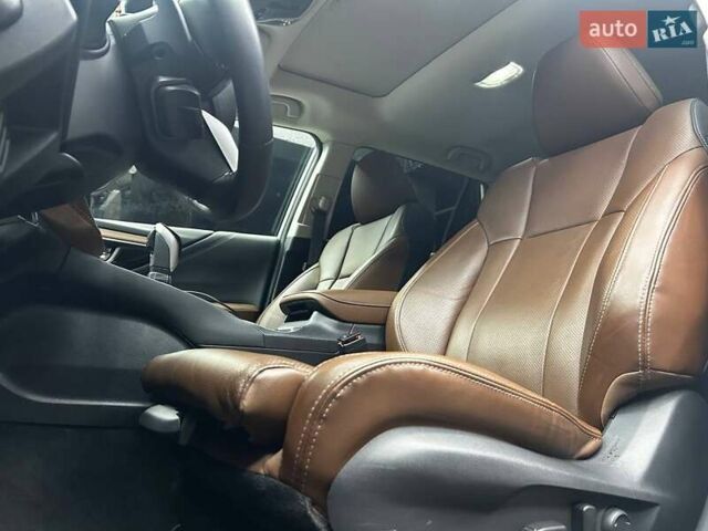 Білий Субару Аутбек, об'ємом двигуна 2.39 л та пробігом 82 тис. км за 29000 $, фото 6 на Automoto.ua