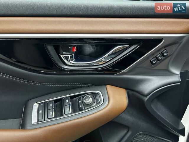 Білий Субару Аутбек, об'ємом двигуна 2.39 л та пробігом 82 тис. км за 29000 $, фото 9 на Automoto.ua