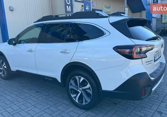 Белый Субару Аутбек, объемом двигателя 2.39 л и пробегом 80 тыс. км за 29000 $, фото 3 на Automoto.ua