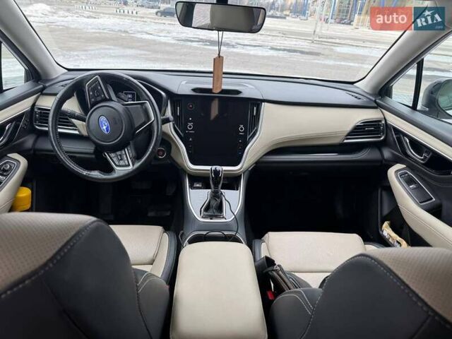 Белый Субару Аутбек, объемом двигателя 2.5 л и пробегом 28 тыс. км за 27000 $, фото 8 на Automoto.ua