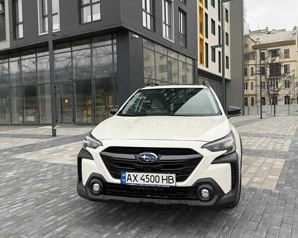 Белый Субару Аутбек, объемом двигателя 2.5 л и пробегом 28 тыс. км за 27000 $, фото 3 на Automoto.ua