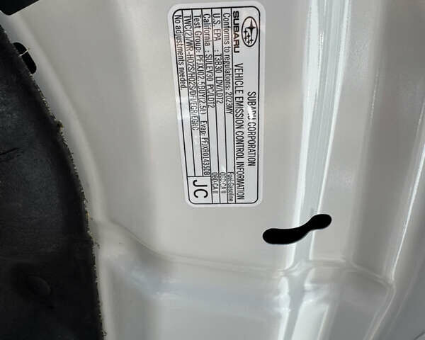 Белый Субару Аутбек, объемом двигателя 2.5 л и пробегом 42 тыс. км за 28500 $, фото 3 на Automoto.ua