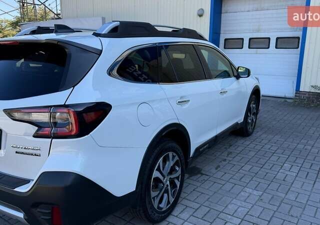 Белый Субару Аутбек, объемом двигателя 2.39 л и пробегом 80 тыс. км за 29000 $, фото 5 на Automoto.ua