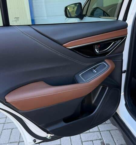 Белый Субару Аутбек, объемом двигателя 2.39 л и пробегом 80 тыс. км за 29000 $, фото 10 на Automoto.ua