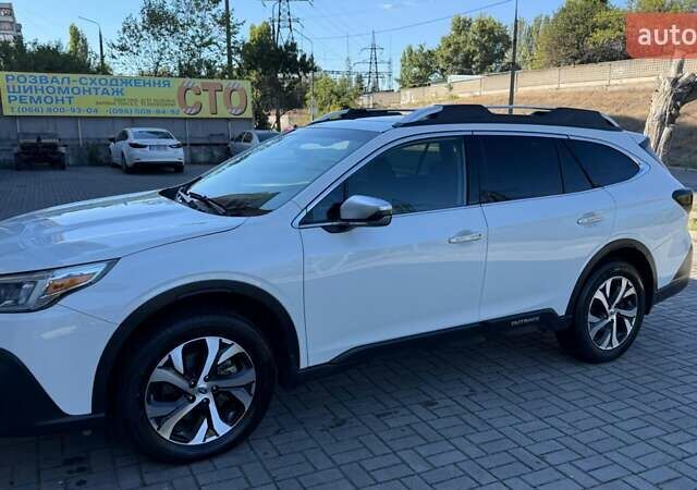 Белый Субару Аутбек, объемом двигателя 2.39 л и пробегом 80 тыс. км за 29000 $, фото 1 на Automoto.ua