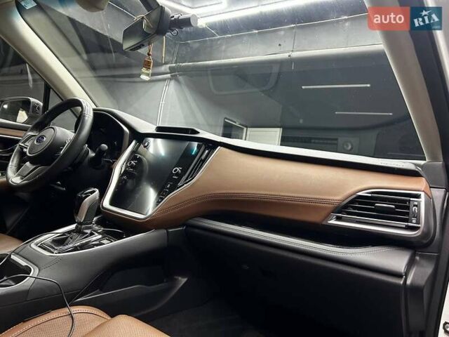 Білий Субару Аутбек, об'ємом двигуна 2.39 л та пробігом 82 тис. км за 29000 $, фото 18 на Automoto.ua