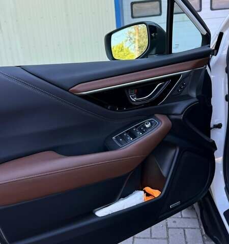 Белый Субару Аутбек, объемом двигателя 2.39 л и пробегом 80 тыс. км за 29000 $, фото 9 на Automoto.ua