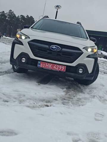 Білий Субару Аутбек, об'ємом двигуна 2.5 л та пробігом 39 тис. км за 26600 $, фото 1 на Automoto.ua