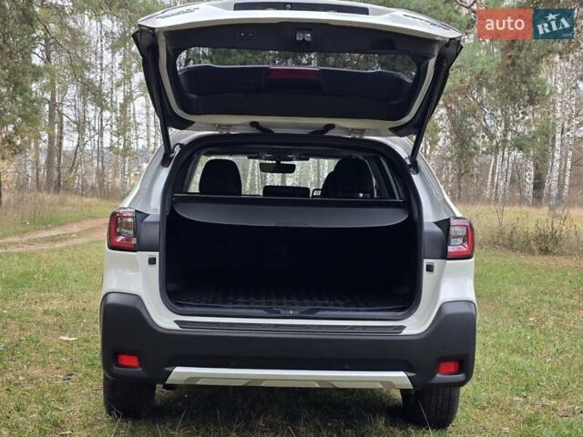 Белый Субару Аутбек, объемом двигателя 2.4 л и пробегом 33 тыс. км за 33000 $, фото 10 на Automoto.ua