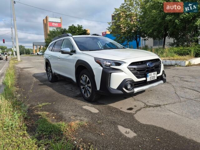 Білий Субару Аутбек, об'ємом двигуна 2.4 л та пробігом 90 тис. км за 27500 $, фото 4 на Automoto.ua