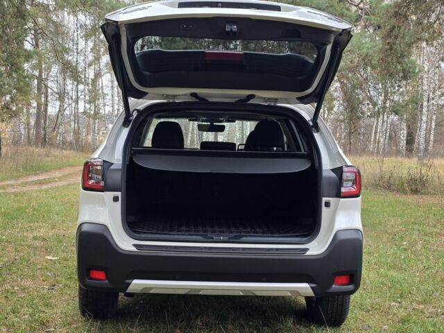 Белый Субару Аутбек, объемом двигателя 2.4 л и пробегом 33 тыс. км за 33500 $, фото 3 на Automoto.ua