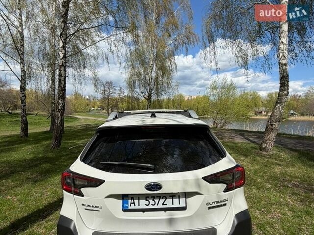 Белый Субару Аутбек, объемом двигателя 2.39 л и пробегом 8 тыс. км за 32300 $, фото 5 на Automoto.ua