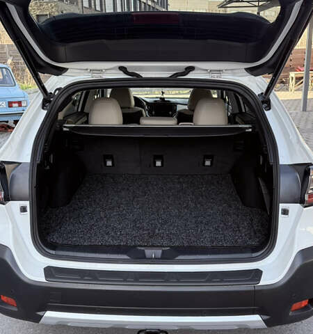 Білий Субару Аутбек, об'ємом двигуна 2.39 л та пробігом 7 тис. км за 31500 $, фото 8 на Automoto.ua