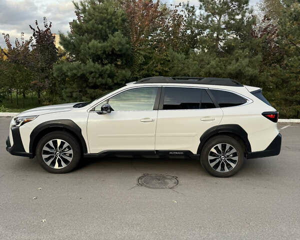 Білий Субару Аутбек, об'ємом двигуна 2.39 л та пробігом 17 тис. км за 29999 $, фото 7 на Automoto.ua