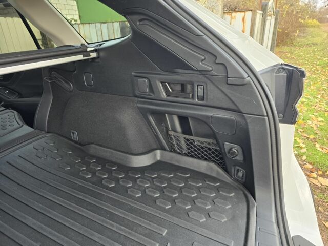 Белый Субару Аутбек, объемом двигателя 2.4 л и пробегом 33 тыс. км за 33500 $, фото 19 на Automoto.ua