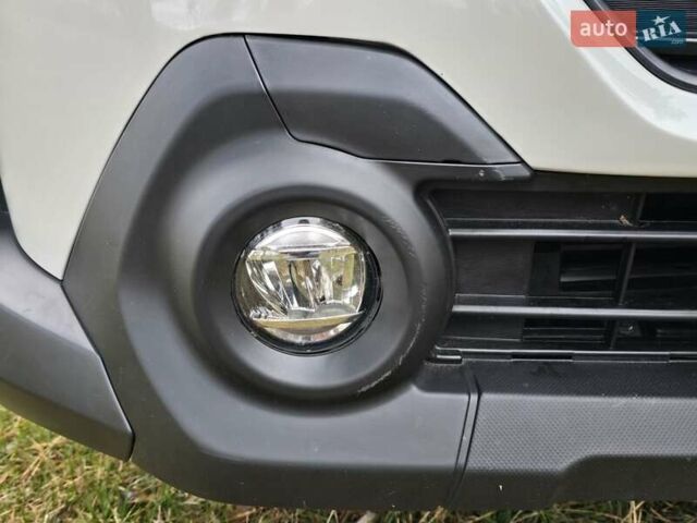 Белый Субару Аутбек, объемом двигателя 2.4 л и пробегом 33 тыс. км за 33500 $, фото 2 на Automoto.ua