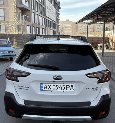 Білий Субару Аутбек, об'ємом двигуна 2.39 л та пробігом 7 тис. км за 31500 $, фото 6 на Automoto.ua