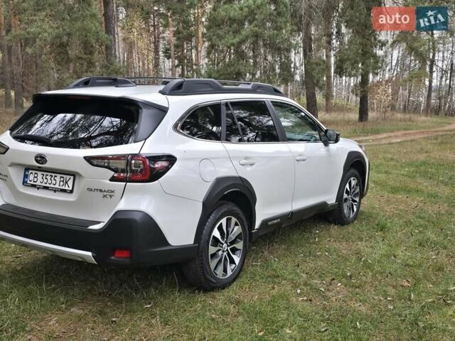Белый Субару Аутбек, объемом двигателя 2.4 л и пробегом 33 тыс. км за 33500 $, фото 3 на Automoto.ua