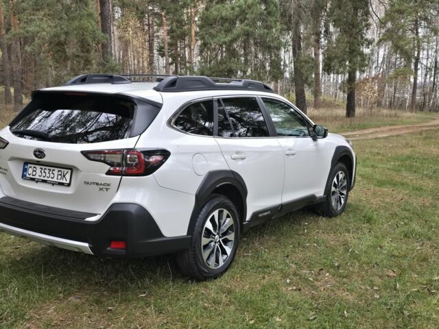 Белый Субару Аутбек, объемом двигателя 2.4 л и пробегом 33 тыс. км за 33500 $, фото 1 на Automoto.ua