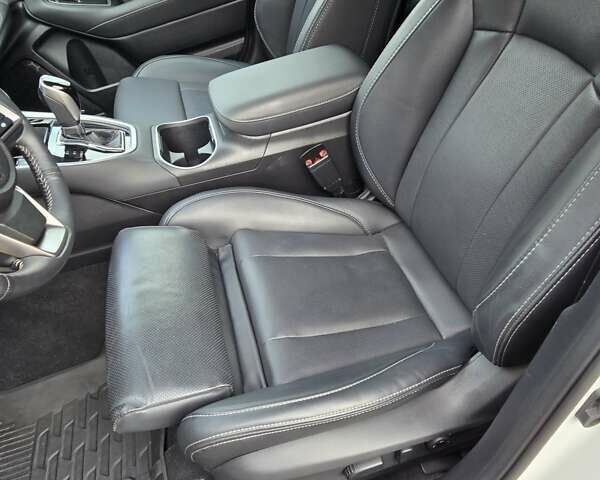 Белый Субару Аутбек, объемом двигателя 2.4 л и пробегом 33 тыс. км за 33000 $, фото 20 на Automoto.ua