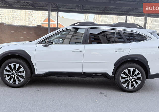 Білий Субару Аутбек, об'ємом двигуна 2.39 л та пробігом 7 тис. км за 31500 $, фото 4 на Automoto.ua