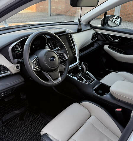 Білий Субару Аутбек, об'ємом двигуна 2.39 л та пробігом 7 тис. км за 31500 $, фото 9 на Automoto.ua