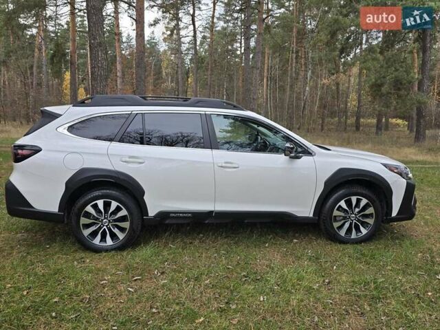 Білий Субару Аутбек, об'ємом двигуна 2.4 л та пробігом 33 тис. км за 33200 $, фото 4 на Automoto.ua