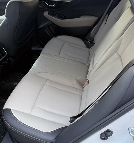 Білий Субару Аутбек, об'ємом двигуна 2.39 л та пробігом 7 тис. км за 31500 $, фото 11 на Automoto.ua