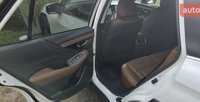 Белый Субару Аутбек, объемом двигателя 2.39 л и пробегом 18 тыс. км за 35900 $, фото 27 на Automoto.ua