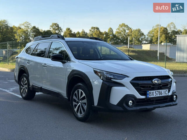 Білий Субару Аутбек, об'ємом двигуна 2.5 л та пробігом 7 тис. км за 29000 $, фото 5 на Automoto.ua