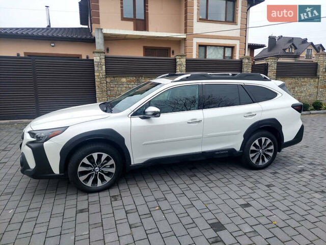 Белый Субару Аутбек, объемом двигателя 2.5 л и пробегом 8 тыс. км за 34000 $, фото 5 на Automoto.ua