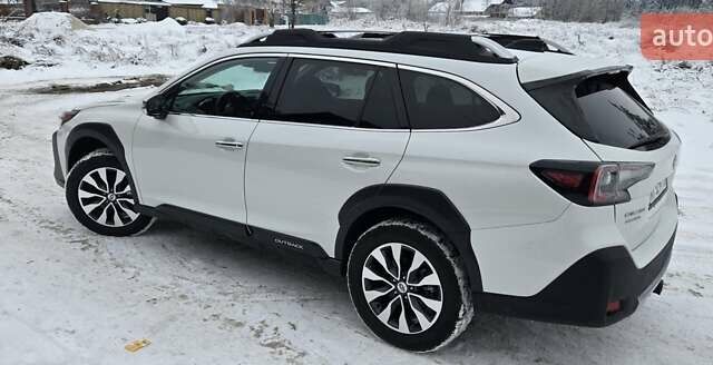 Белый Субару Аутбек, объемом двигателя 2.39 л и пробегом 18 тыс. км за 35900 $, фото 17 на Automoto.ua