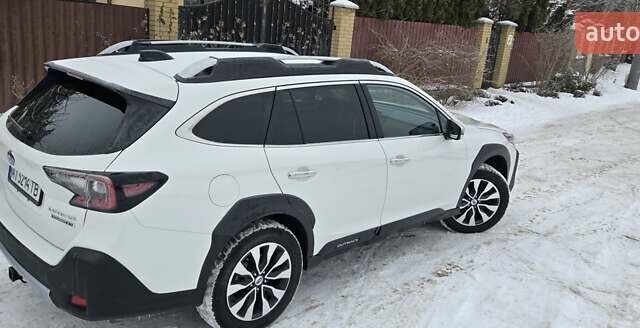 Белый Субару Аутбек, объемом двигателя 2.39 л и пробегом 18 тыс. км за 35900 $, фото 10 на Automoto.ua