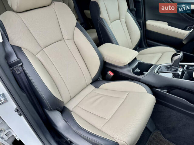 Белый Субару Аутбек, объемом двигателя 2.5 л и пробегом 7 тыс. км за 28800 $, фото 8 на Automoto.ua