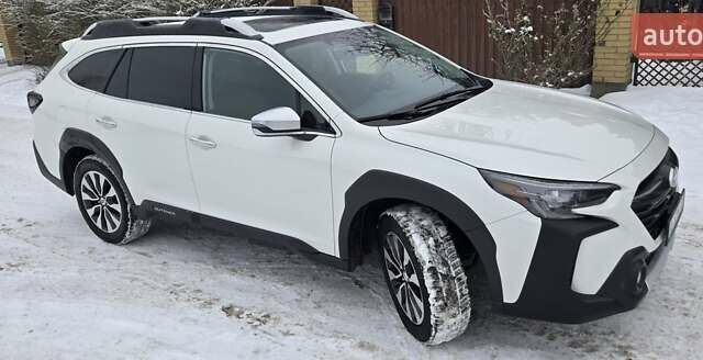 Белый Субару Аутбек, объемом двигателя 2.39 л и пробегом 18 тыс. км за 35900 $, фото 8 на Automoto.ua