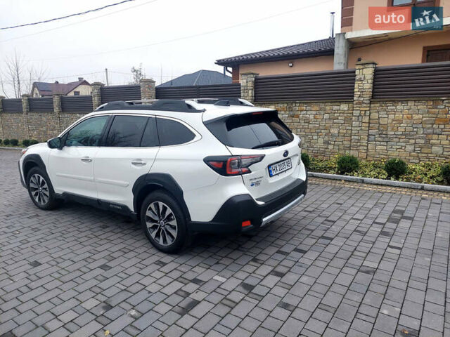 Белый Субару Аутбек, объемом двигателя 2.5 л и пробегом 8 тыс. км за 34000 $, фото 6 на Automoto.ua