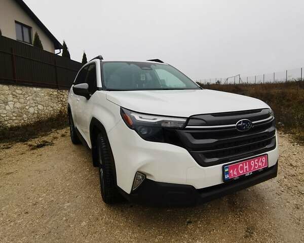 Білий Субару Аутбек, об'ємом двигуна 2.5 л та пробігом 20 тис. км за 27999 $, фото 2 на Automoto.ua