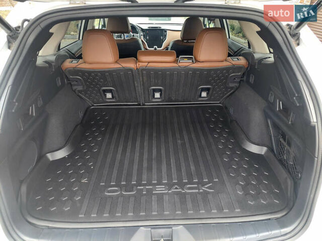 Белый Субару Аутбек, объемом двигателя 2.5 л и пробегом 8 тыс. км за 34000 $, фото 14 на Automoto.ua
