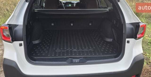 Белый Субару Аутбек, объемом двигателя 2.39 л и пробегом 18 тыс. км за 35900 $, фото 33 на Automoto.ua