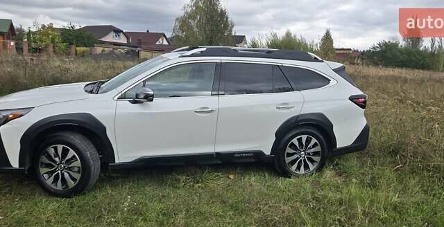 Білий Субару Аутбек, об'ємом двигуна 2.39 л та пробігом 15 тис. км за 40000 $, фото 4 на Automoto.ua